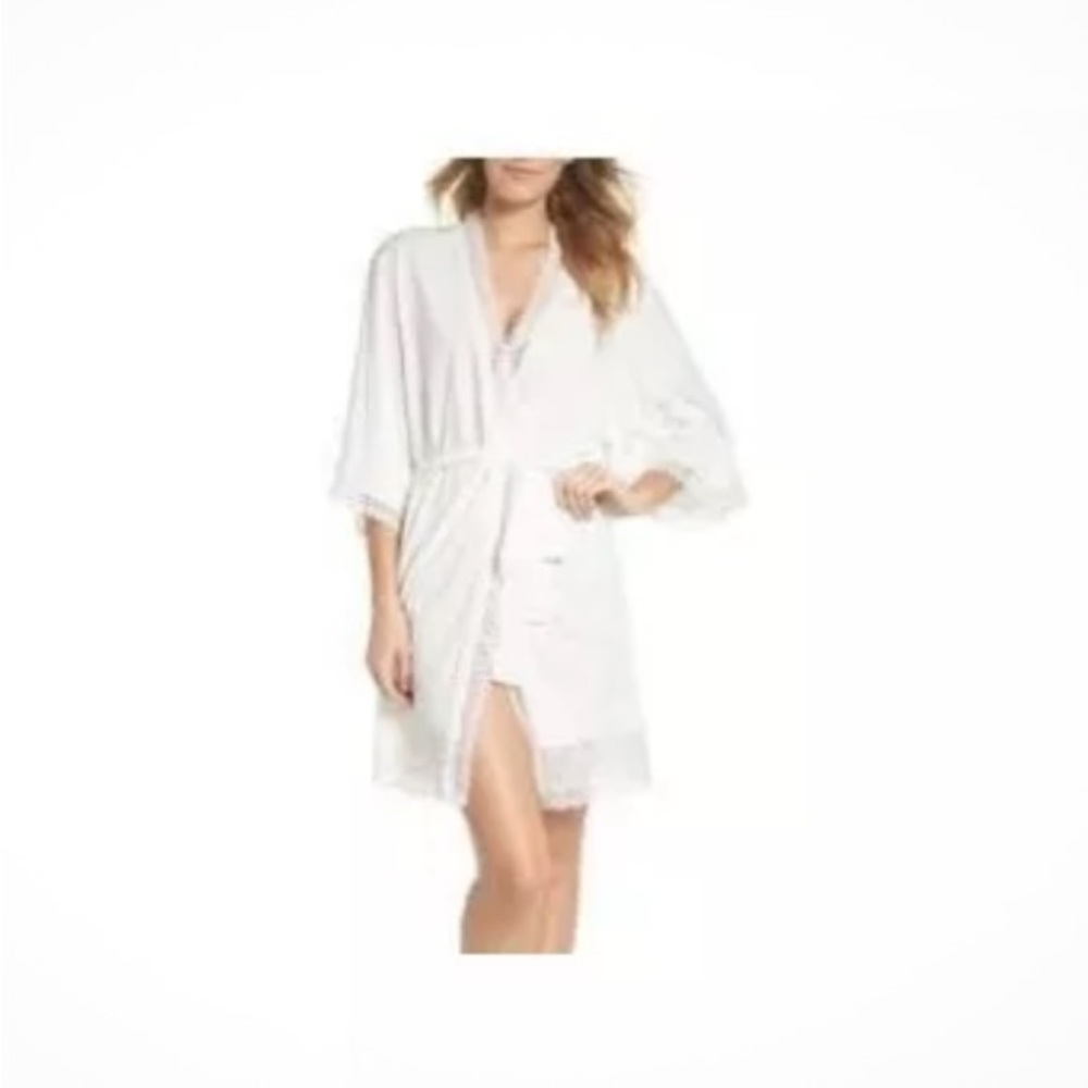 Flora Nikrooz Edie Daisy Crochet Lace Short Robe Wrap Kimono Sleeve White Size M - Picture 7 of 7